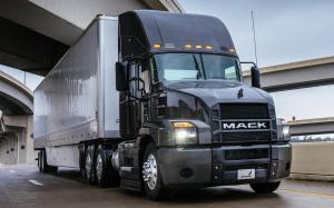 Mack Anthem Stand Up Day Cab '2018